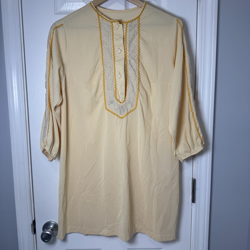 Vtg Montgomery Ward Nightgown House Coat  Pale Yellow 70s Nylon Medium Embroider